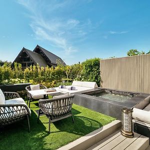 Premium Twin Room Outdoor Hot Tub Club Benefits Access